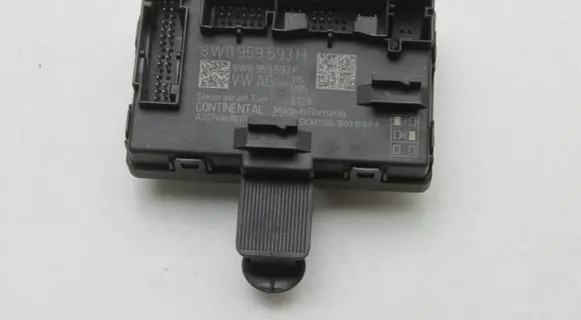 Audi A4 S4 B9 Door control unit/module 8W0959593H