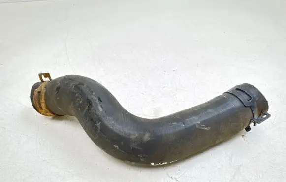 Coolant pipe/hose