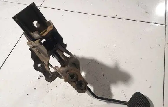 Nissan Primera Brake pedal 
