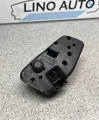 BMW 3 E46 Tail light bulb cover holder 6907937