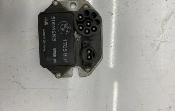 BMW 3 E30 Ignition amplifier control unit 1705607