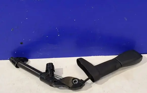 Volvo V50 Front seatbelt buckle 31305677