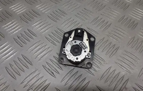 Peugeot 607 Central body control module 657102JD