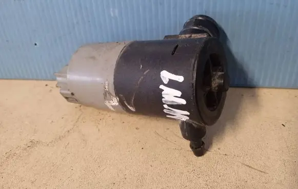 Toyota Avensis T270 Windscreen/windshield washer pump 130925A 607164A