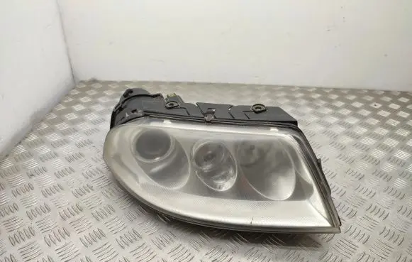 Volkswagen PASSAT B5.5 Headlight/headlamp 3B7941016M