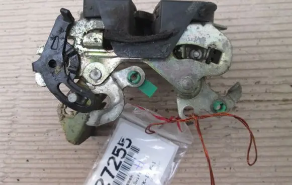 Suzuki Swift Cultus Rear door lock