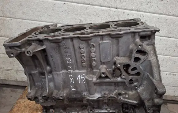 Peugeot 207 Engine block 5FX10WAJ6