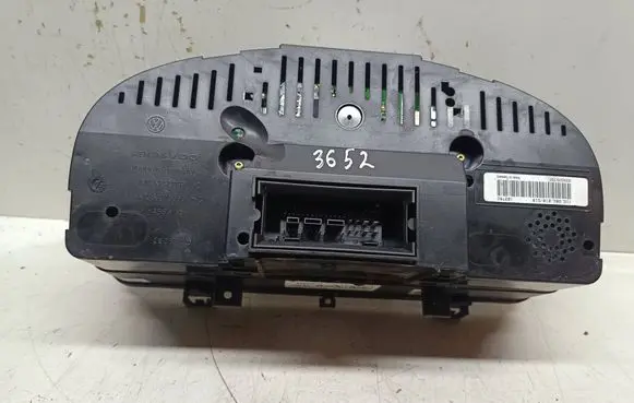 Speedometer (instrument cluster)
