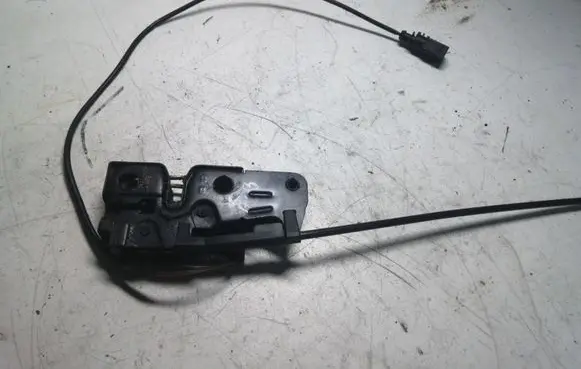 Audi A3 S3 A3 Sportback 8P Engine bonnet/hood lock/catch