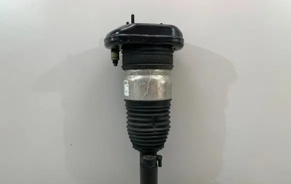 BMW 6 G32 Gran Turismo Front air suspension shock absorber 6866713