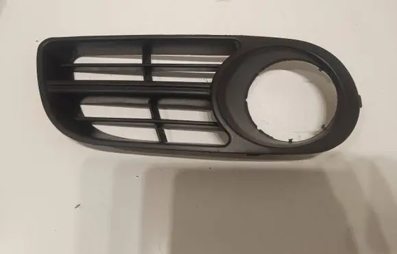Skoda Fabia Mk1 (6Y) Front fog light trim/grill 