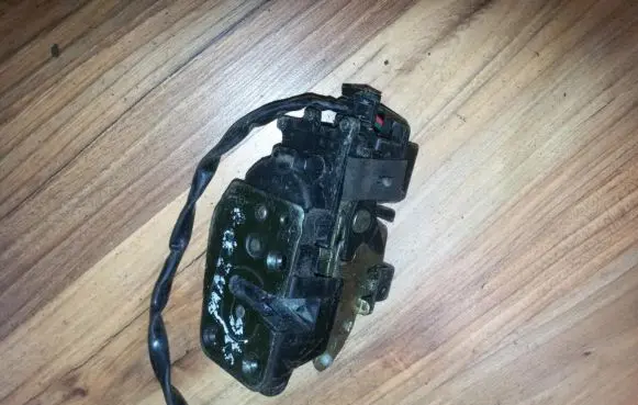 Mazda 626 Rear door lock