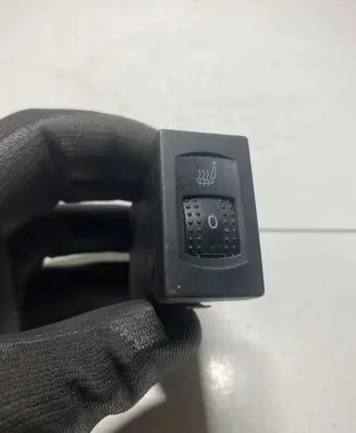 Volkswagen PASSAT B5 Seat heating switch 3B0963564C