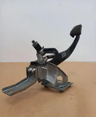 Hyundai Tucson TL Brake pedal 32800D3950