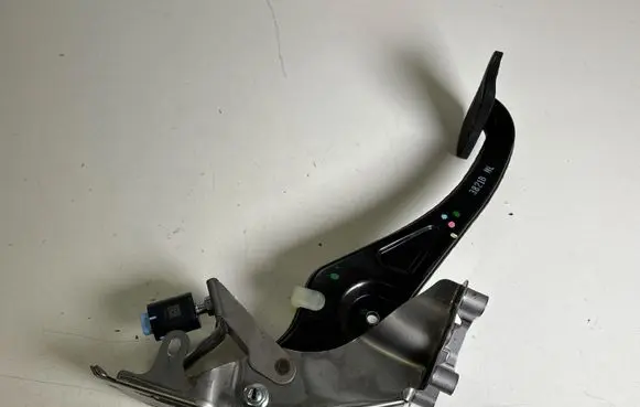 Subaru Outback (BT) Brake pedal PJ00B