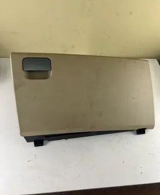 Land Rover Discovery 3 - LR3 Glove box YQS500220