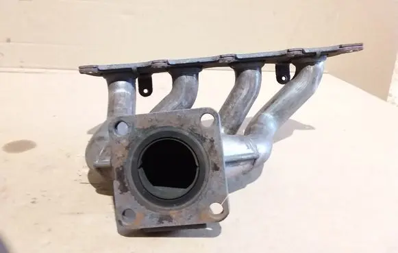 Skoda Fabia Mk1 (6Y) Exhaust manifold