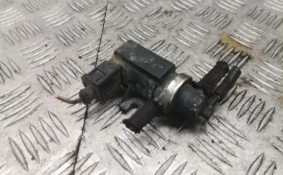 Skoda Octavia Mk1 (1U) Turbo solenoid valve 1j0906627