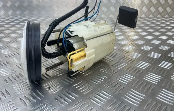 Mercedes-Benz E W211 In-tank fuel pump A2114701694