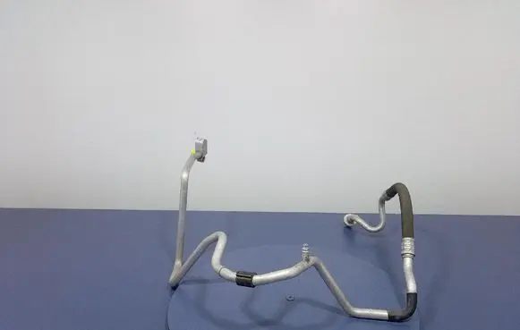 Air conditioning (A/C) pipe/hose