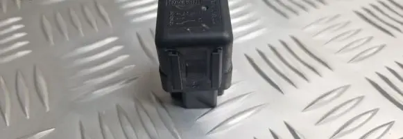 Nissan King Cab, Navara Other relay 2523079982