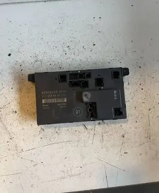 Mercedes-Benz E W211 Door control unit/module 2118208385