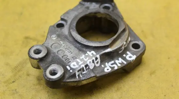 Audi A8 S8 D4 4H Power steering pump mounting bracket 