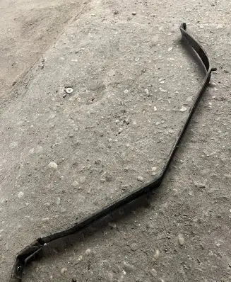 Fuel tank mounting bracket