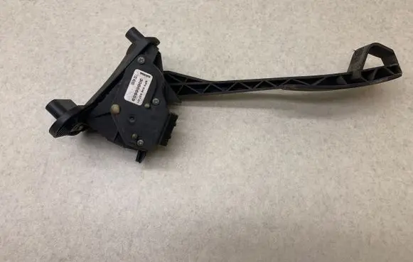 Volvo V70 Accelerator throttle pedal 6PV00853701 30666659