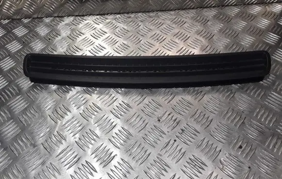 Nissan Qashqai Dash center air vent grill