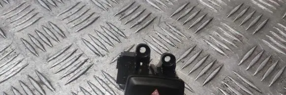 Maserati Quattroporte Hazard light switch 670071