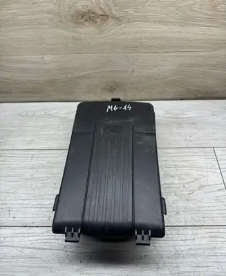 Skoda Octavia Mk2 (1Z) Battery box tray cover/lid 1K0915443A