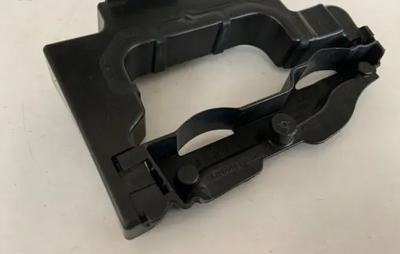 Audi Q7 4M Radiator support slam panel bracket 4M0121287B