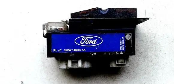 Coolant fan relay