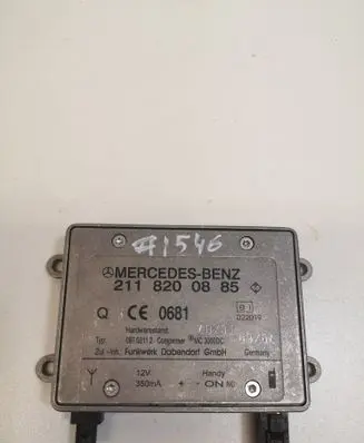 Mercedes-Benz SLK R171 Aerial antenna amplifier 2118200885