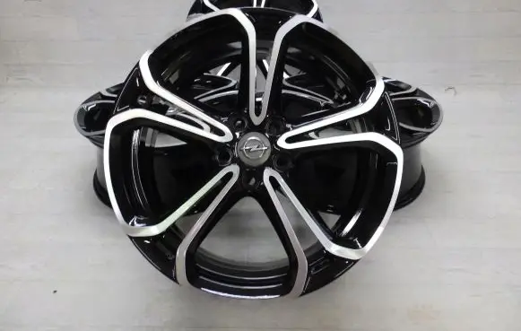 Opel Adam R18 alloy rim 
