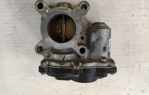 Renault Twingo III Throttle valve