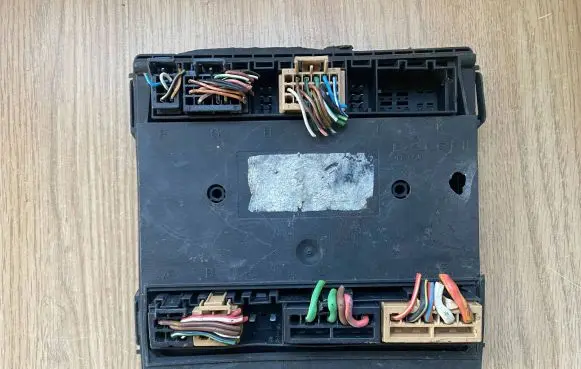 Volkswagen Transporter - Caravelle T5 Central body control module