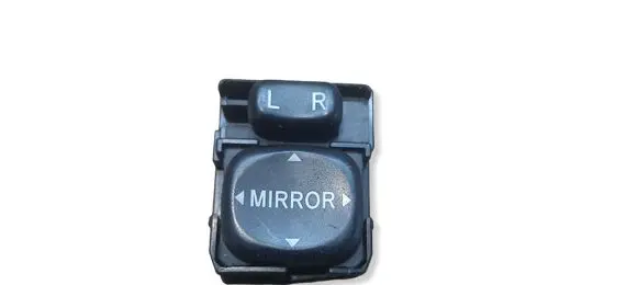 Toyota Yaris Wing mirror switch 183574