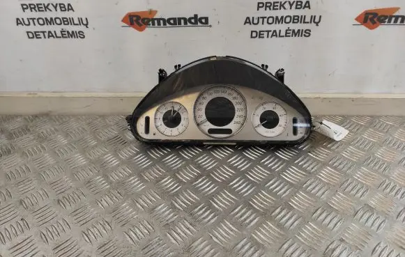 Mercedes-Benz E W211 Speedometer (instrument cluster) A2115405747