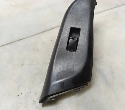 Nissan Almera N16 Electric window control switch 80960
