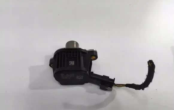 Audi Q3 F3 Camshaft vanos timing valve 04E906048A