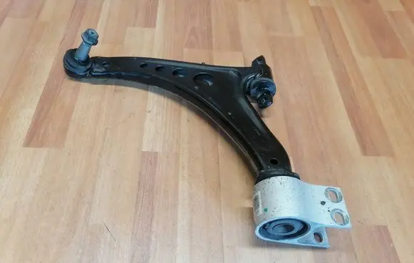 Opel Insignia B Front control arm 84198832 YR00055080