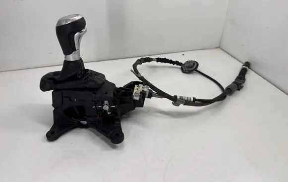 Chevrolet Camaro Gear shifter/selector 84311012 23269436 23325194