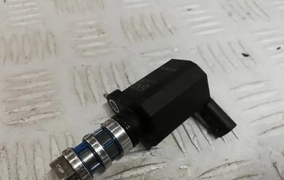 Skoda Octavia Mk4 Oil pressure sensor 05L906455M