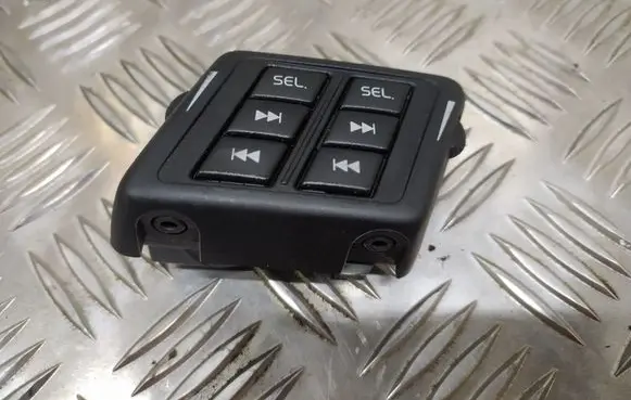 Volvo XC90 Steering wheel buttons/switches 8633112