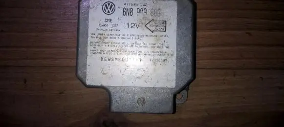 Volkswagen PASSAT B4 Airbag control unit/module 6n0909603 5wk4137