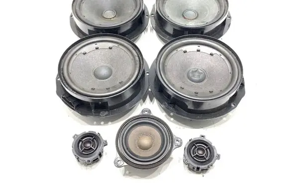 Volkswagen Golf VIII Audio system kit 