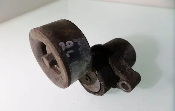 Mazda 6 Generator/alternator belt tensioner