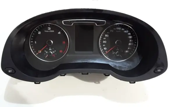 Audi Q3 8U Speedometer (instrument cluster) 8U0920930A 0179H31 VD104820